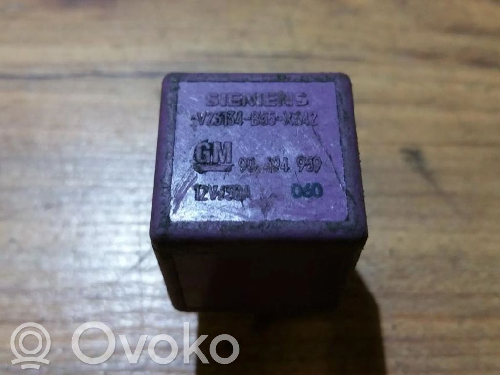 Opel Vectra B Muu rele 