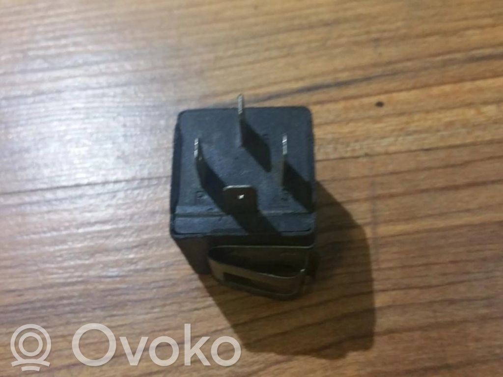 Audi 80 90 S2 B4 Muu rele 