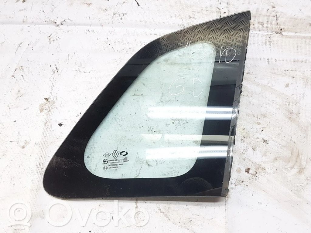 Rear side window
