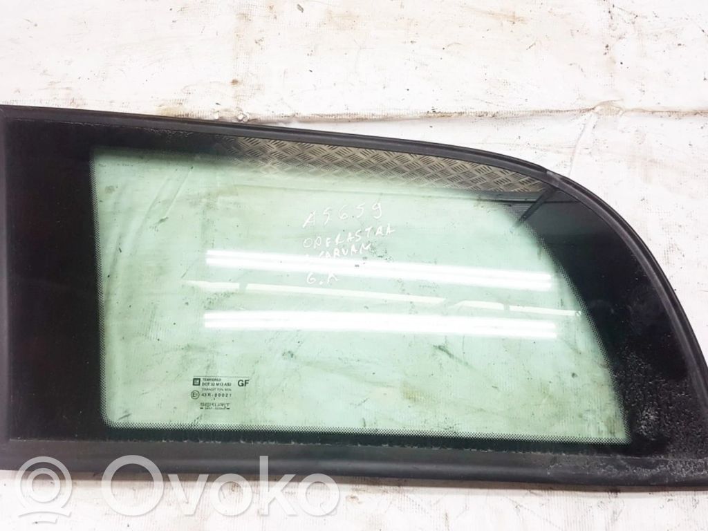 Vidrio lateral trasero