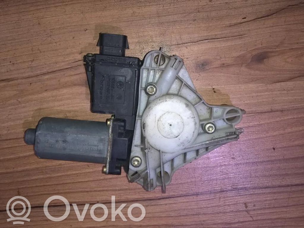Mitsubishi Carisma Motor del regulador de la ventanilla de la puerta delantera 