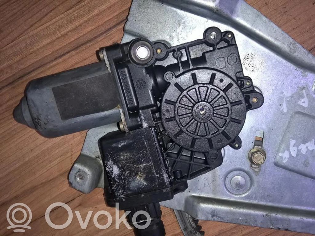 Opel Omega B1 Etuoven ikkunan nostomoottori 