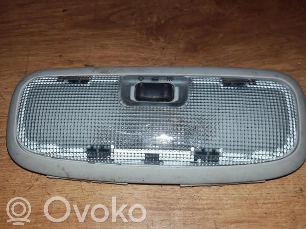 Etuistuimen valo   3S7A13776AE,3S7A13776AE