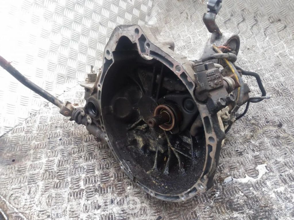 Nissan Almera N16 Cutie viteze manuală cu 5 trepte 