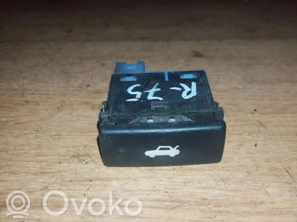 Tailgate opening switch   YXL100100,YXL100100