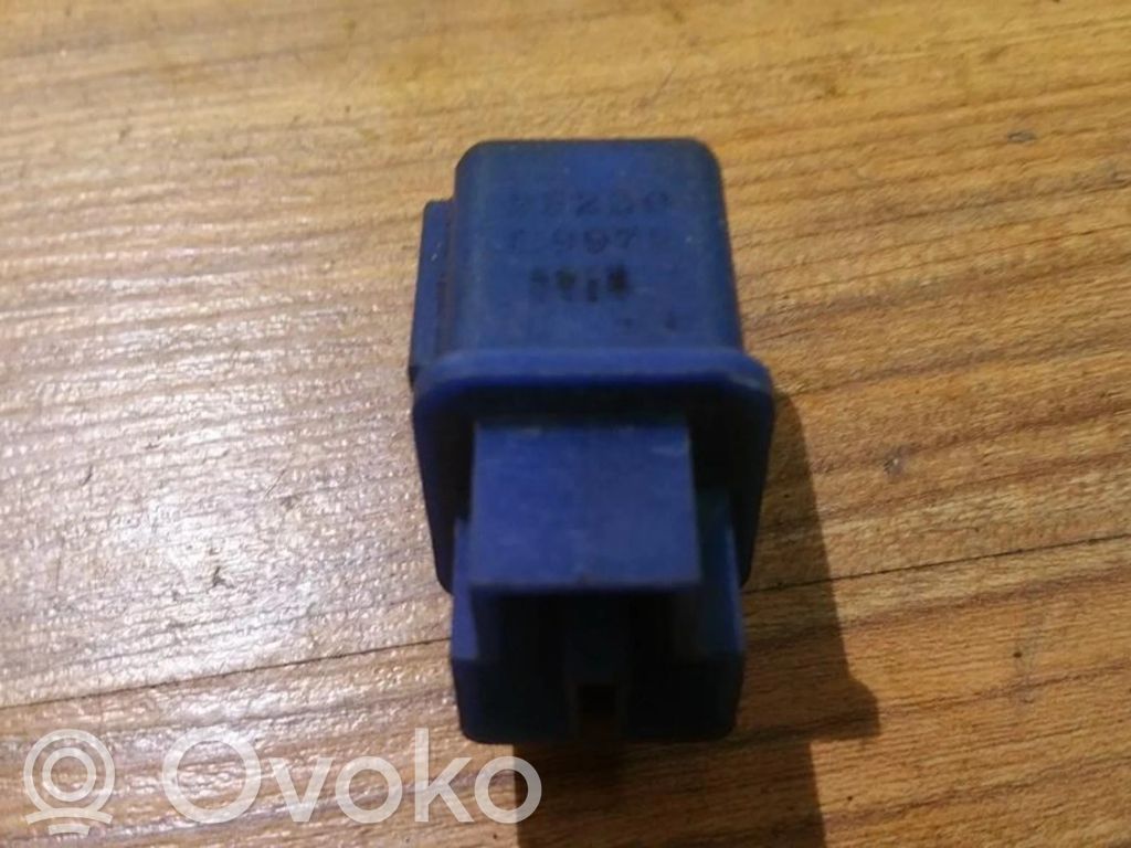 Nissan Primera Alte relee 