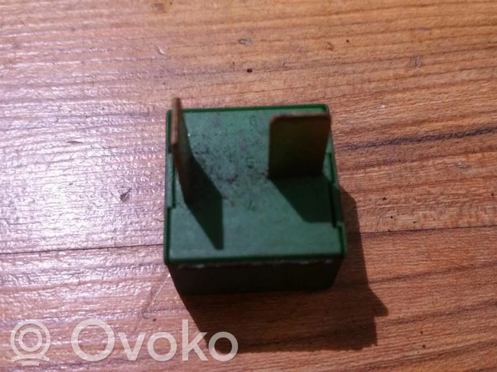 Opel Vectra B Muu rele 