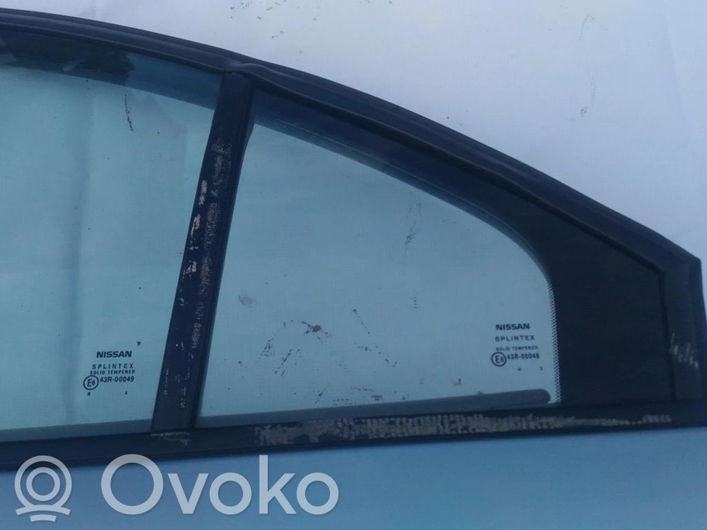 Nissan Primera Szyba karoseryjna drzwi tylnych 