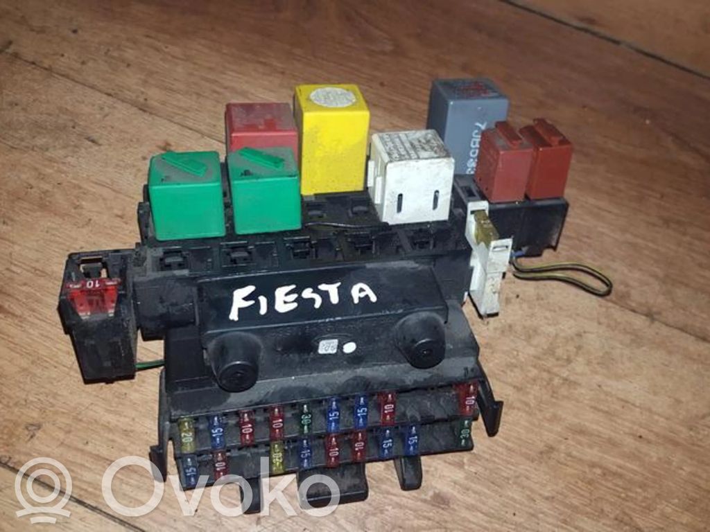 Ford Fiesta Skrzynka bezpieczników / Komplet 