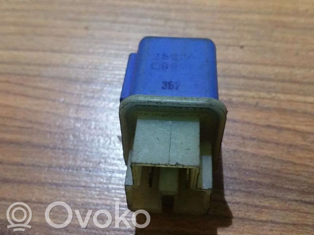 Nissan Primera Alte relee 