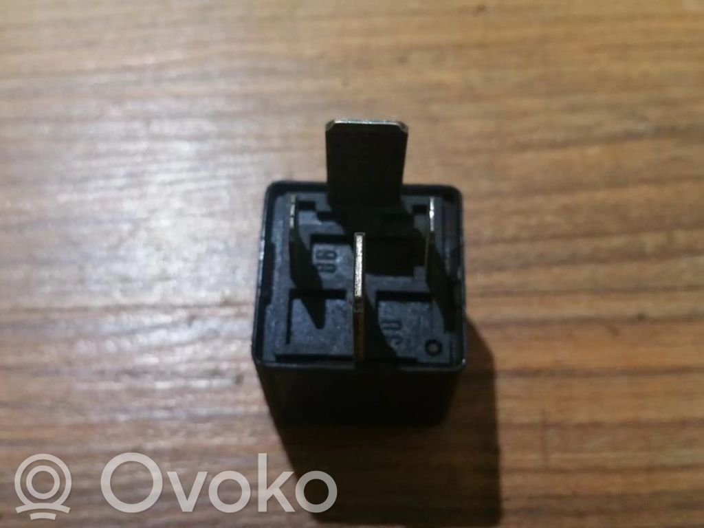 Otros relés   83BG14N089CA,V23134J4X37,83BG14N089CA,V23134J4X37,V23134J4X37