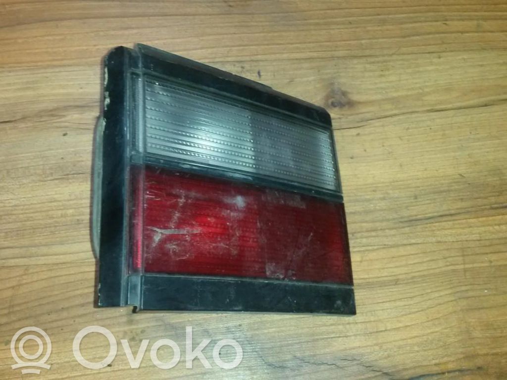 Volkswagen PASSAT B3 Luci posteriori del portellone del bagagliaio