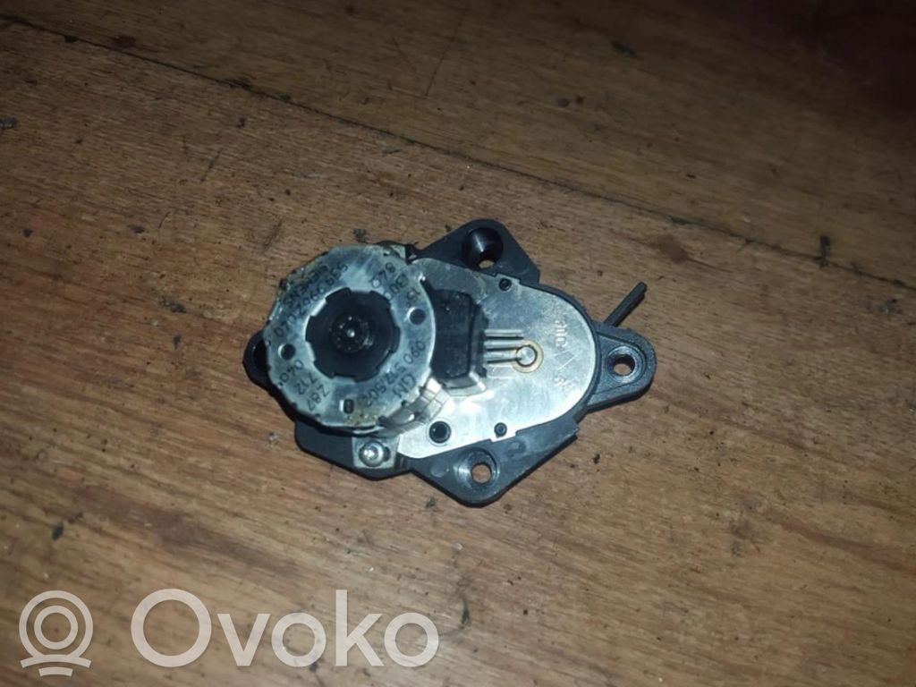 Opel Omega B1 Silniczek nagrzewnicy 