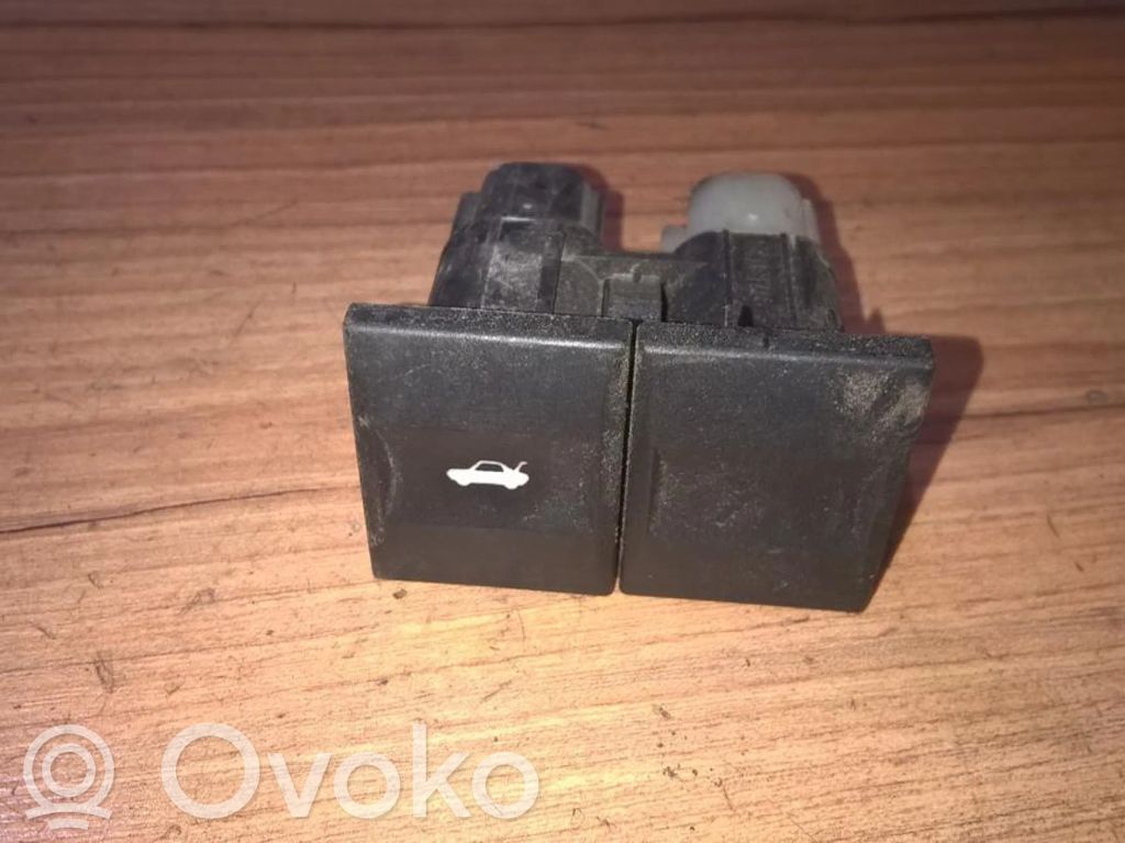Ford Mondeo Mk III Interruttore di apertura del portellone posteriore 