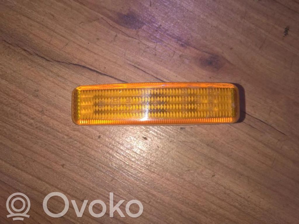 Etupuskurin suuntavilkku   8360589,8360589