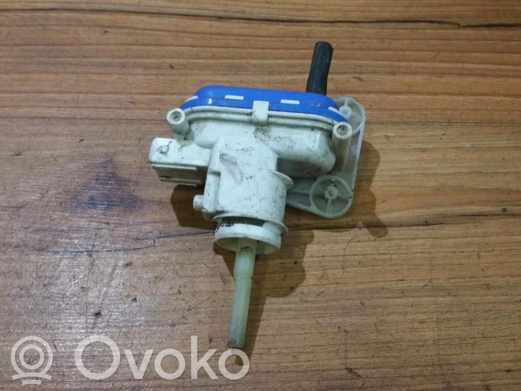 Audi 80 90 S2 B4 Pompa a vuoto chiusura centralizzata