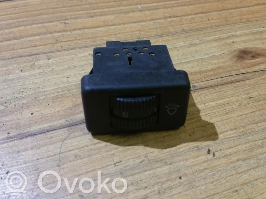 Volkswagen PASSAT B3 Comutator control nivel faruri 