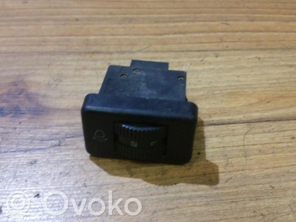 Volkswagen PASSAT B3 Comutator control nivel faruri 