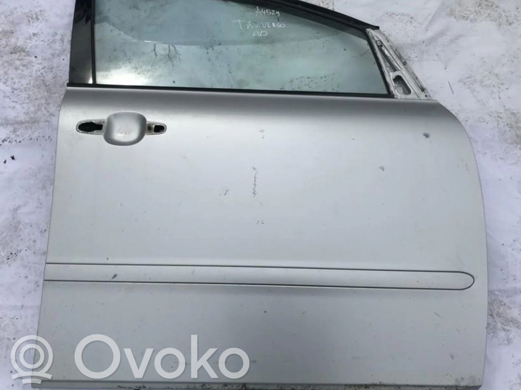 Toyota Avensis Verso Drzwi przednie