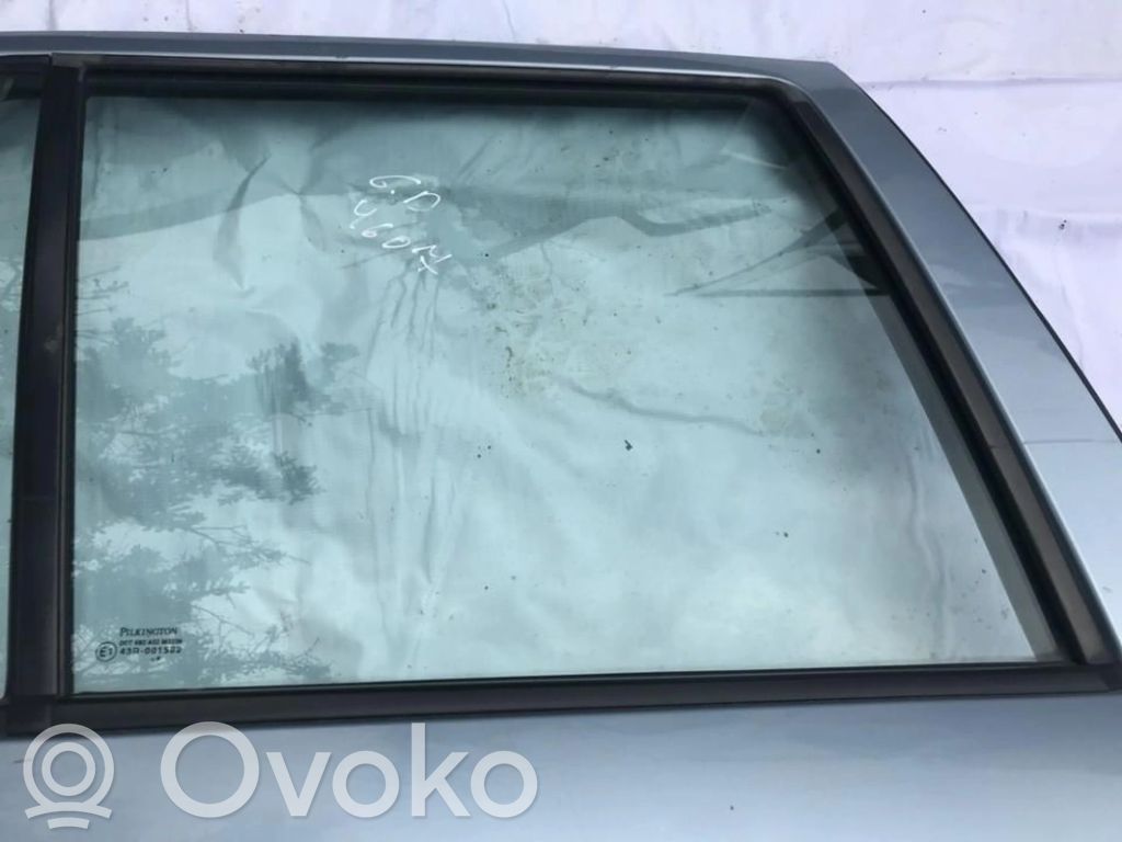 aizmugurējo durvju stikls