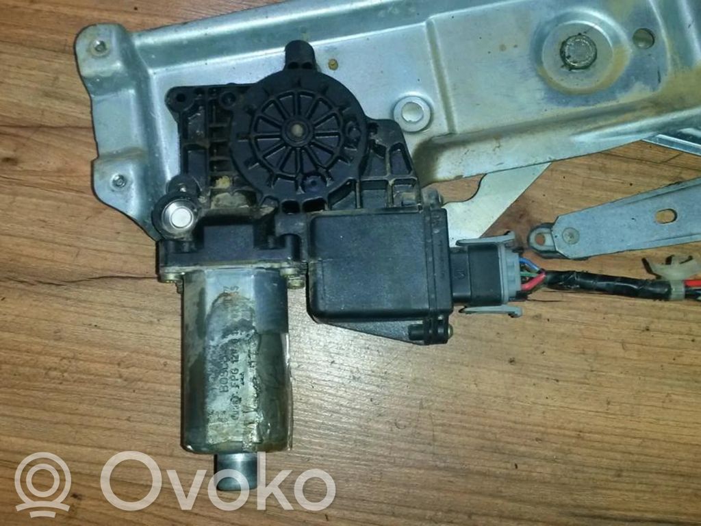 Opel Vectra B Motorino alzacristalli della portiera anteriore 