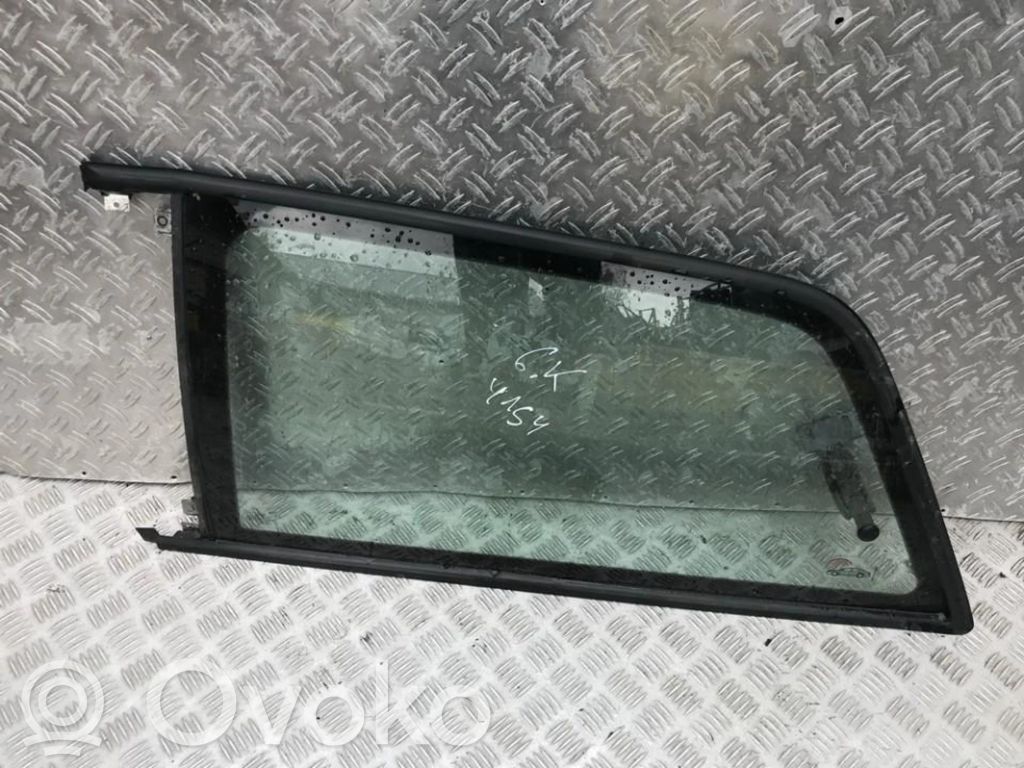 Vidrio lateral trasero