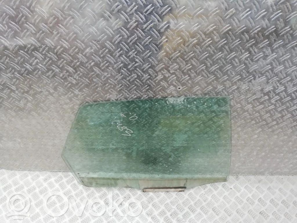 Takaoven ikkunalasi