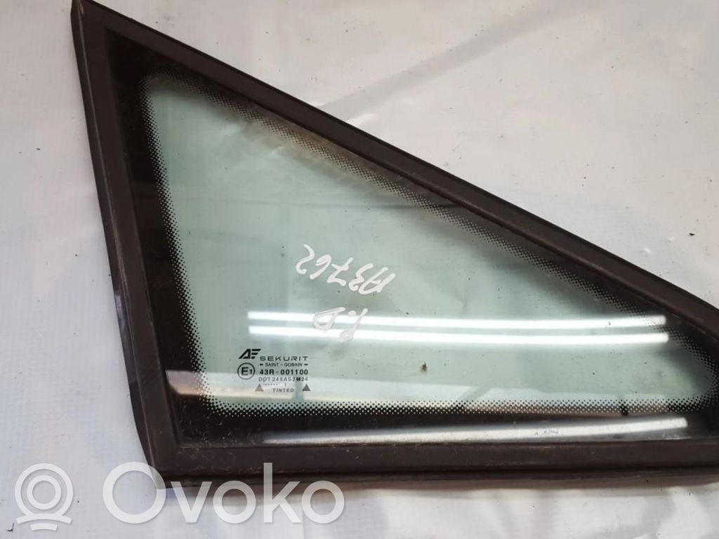 Front triangle window/glass