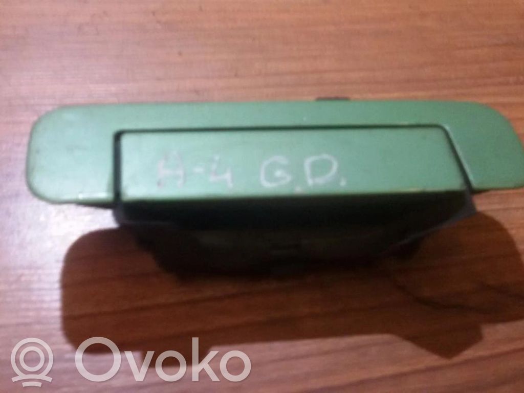Audi A4 S4 B5 8D Maniglia esterna per portiera anteriore