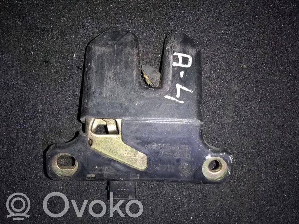 Audi A4 S4 B5 8D Blocco/chiusura/serratura del portellone posteriore/bagagliaio