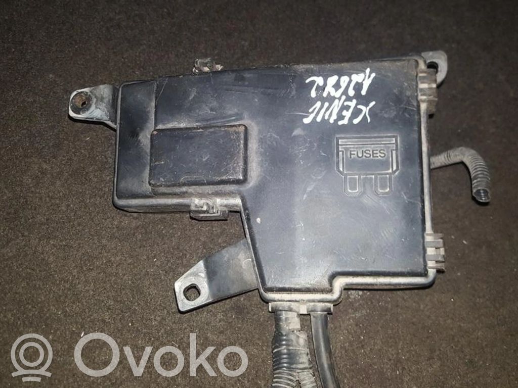Skrzynka bezpieczników / Komplet   3825ASN7G100,3825ASN7G100,3825ASN7G100,3825ASN7G100