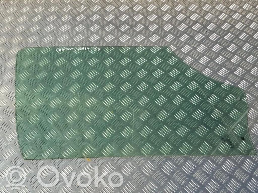 Ventanilla de ventilación de la puerta delantera cuatro puertas