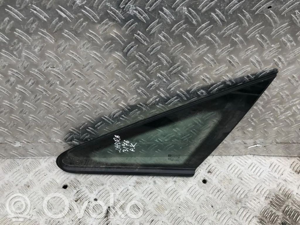 Front triangle window/glass