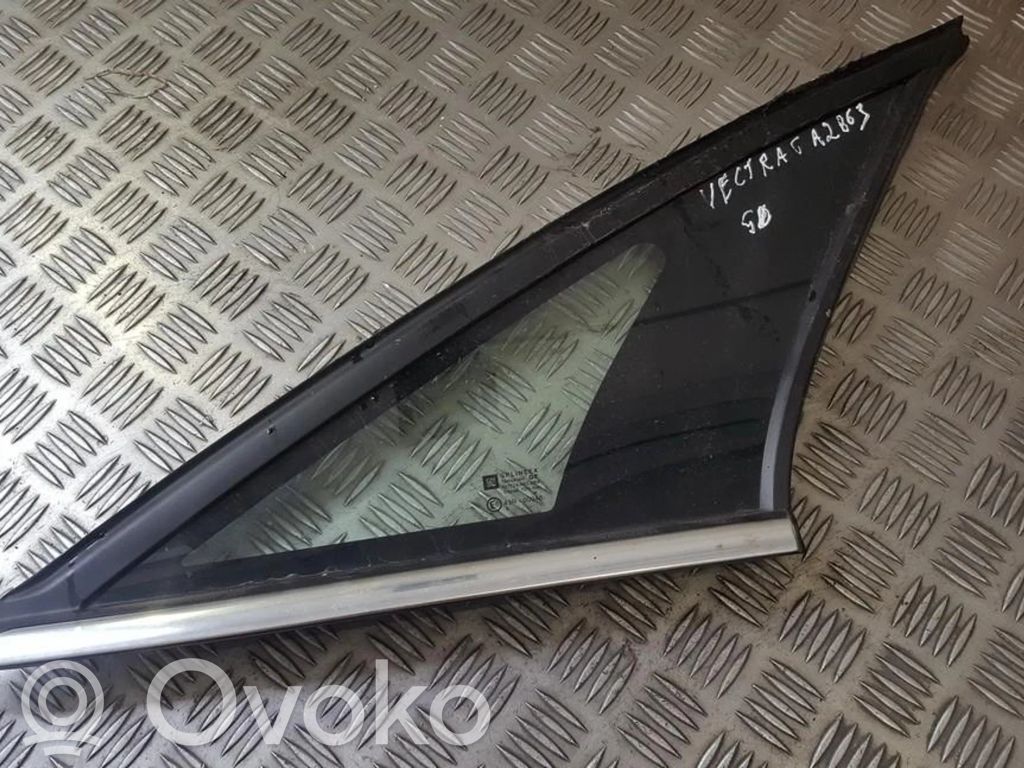 Opel Vectra C Szyba karoseryjna tylna 