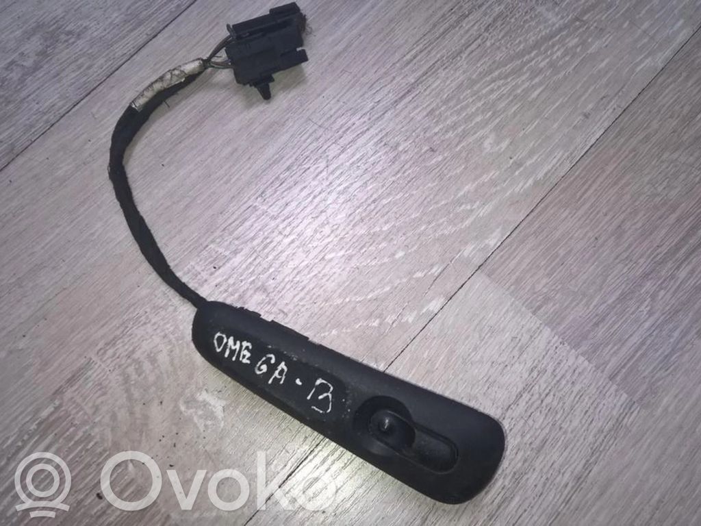 Opel Omega B1 Electric window control switch 