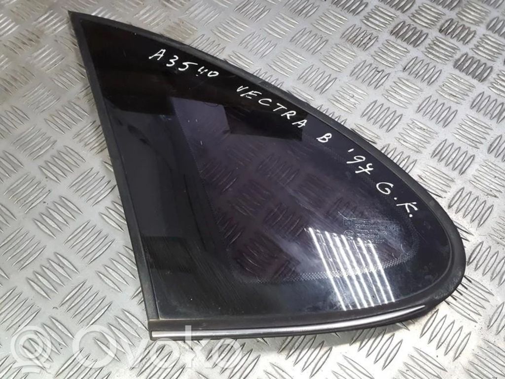 Opel Vectra B Vidrio lateral trasero 