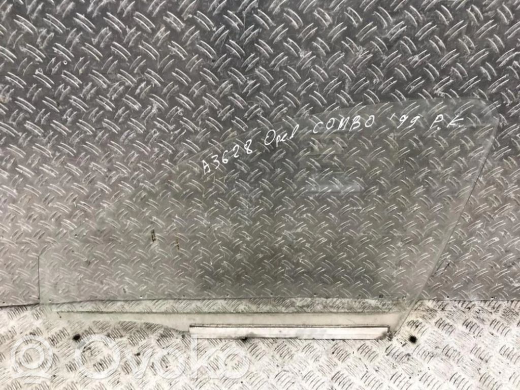 Opel Combo B Geam ușă față patru uși 