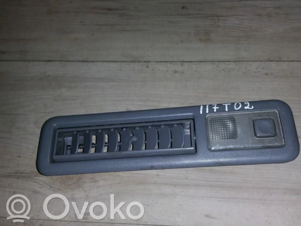 Toyota Previa (XR30, XR40) II Dysze / Kratki środkowego nawiewu deski rozdzielczej