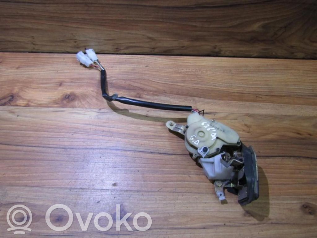 Mazda 626 Zamek drzwi tylnych 