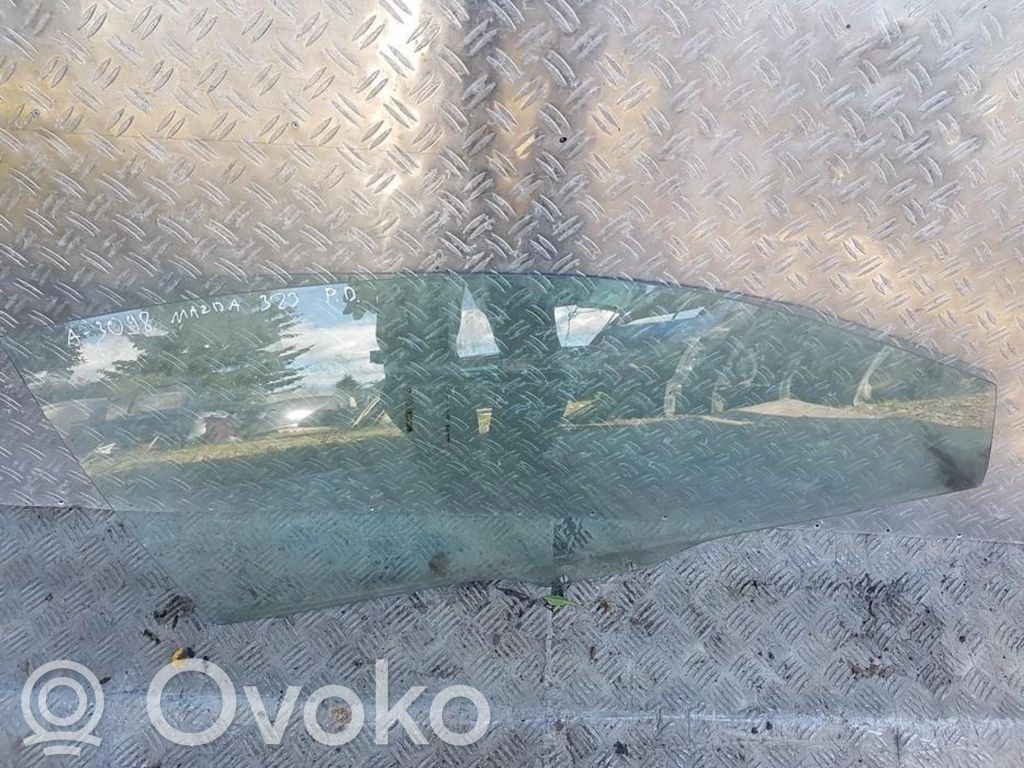 Etuoven ikkunalasi, neliovinen malli