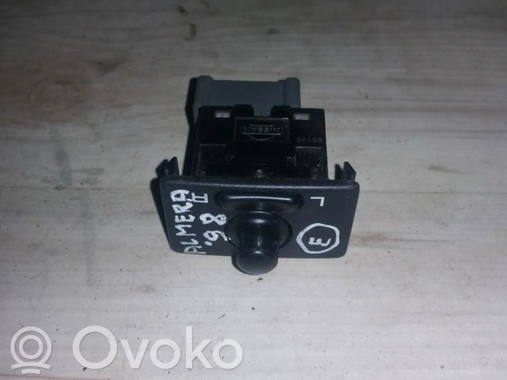 Wing mirror switch
