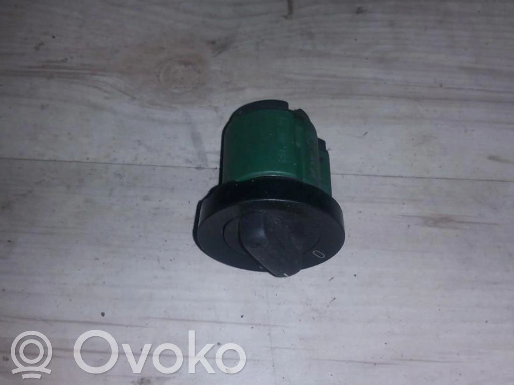 Light switch   549445500,530893,530893,549445500
