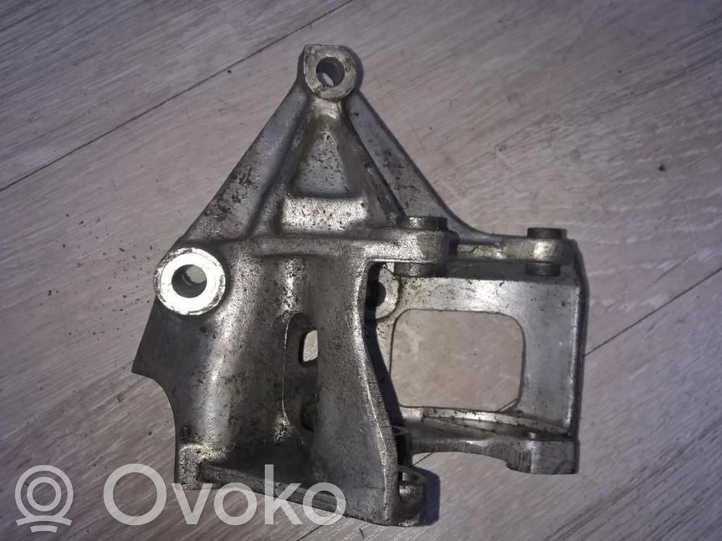 Rover 214 - 216 - 220 Engine mounting bracket 