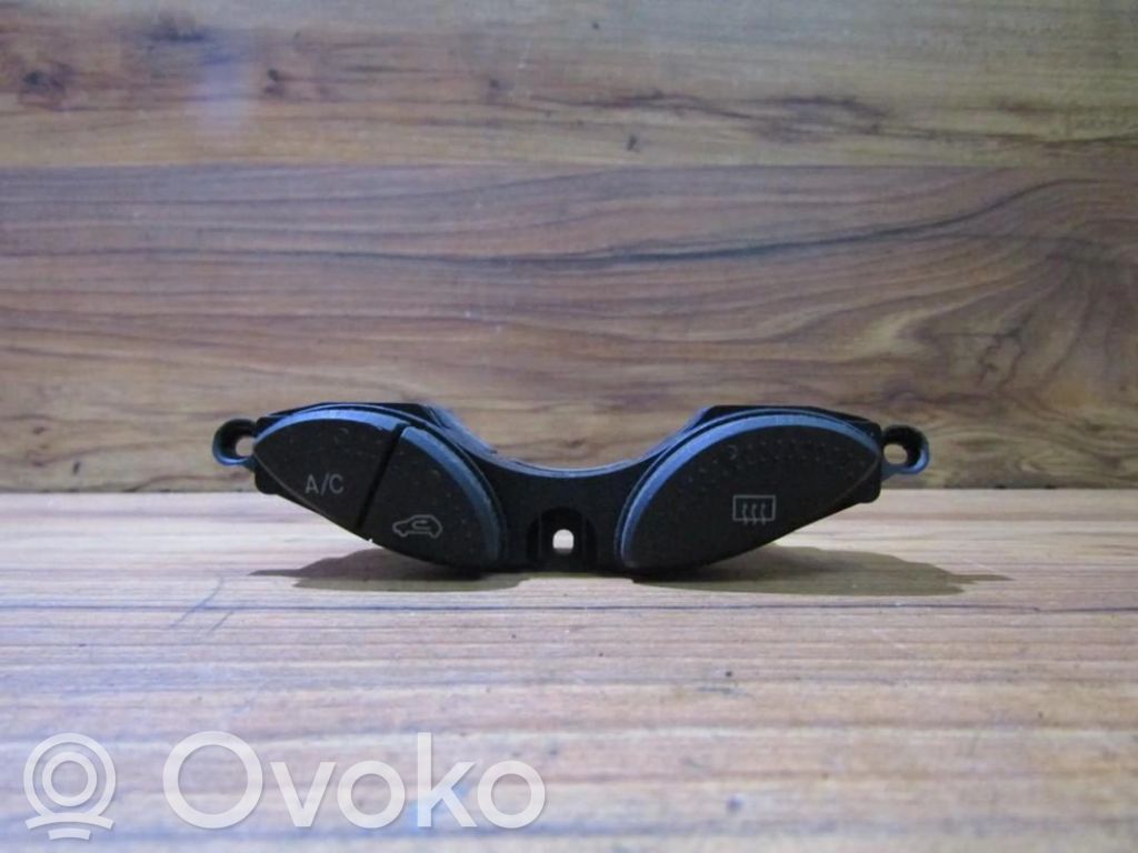 Ford Focus Przycisk / Przełącznik ogrzewania szyby przedniej / czołowej 