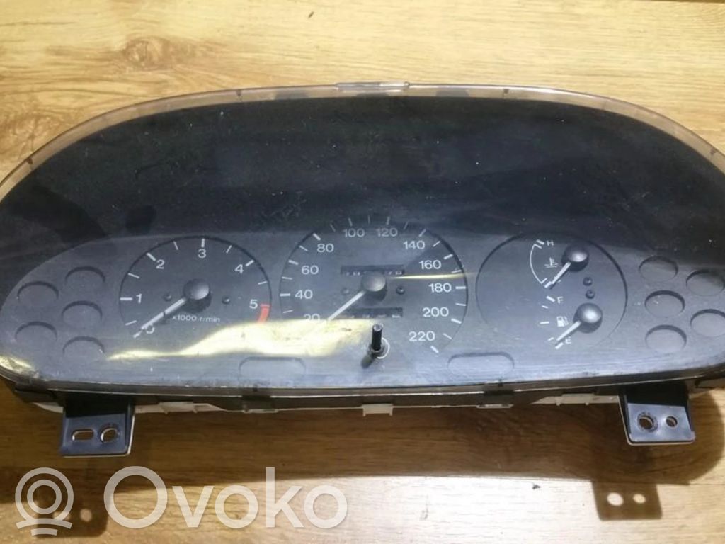 Mazda 323 Tachimetro (quadro strumenti)