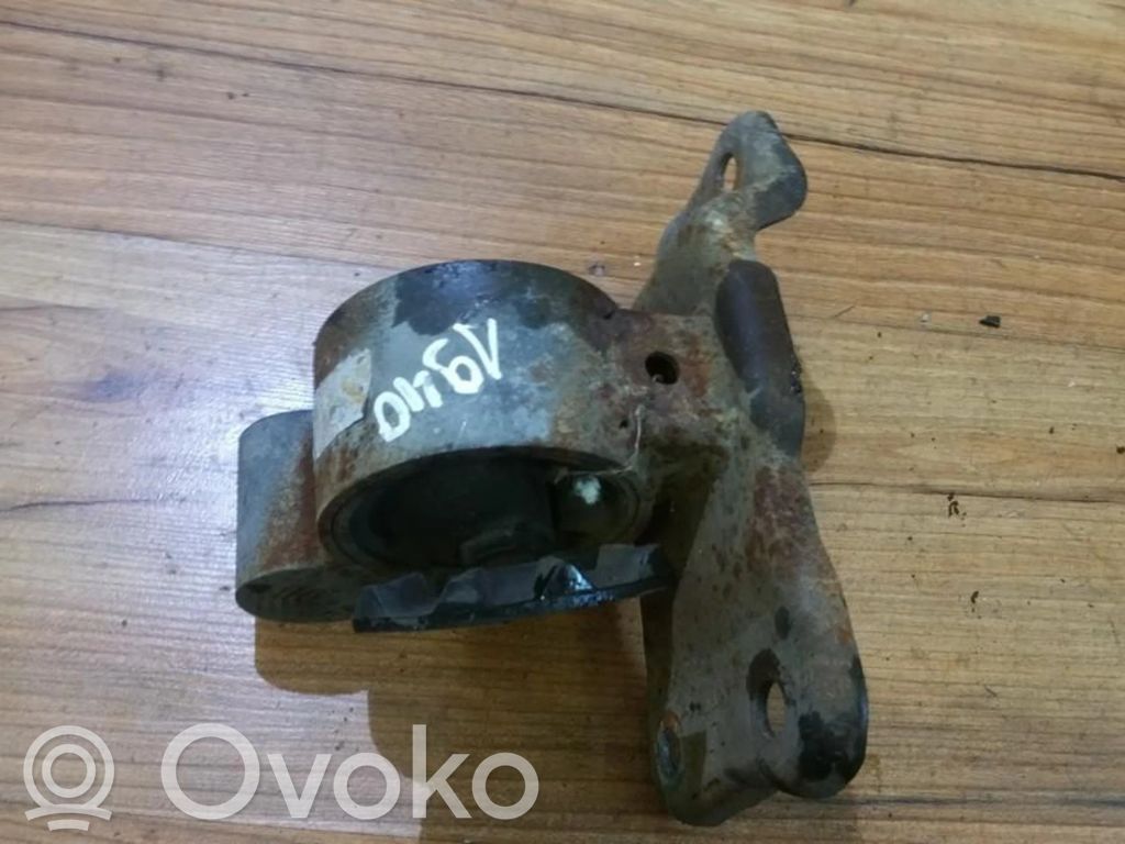 Engine mount bracket
