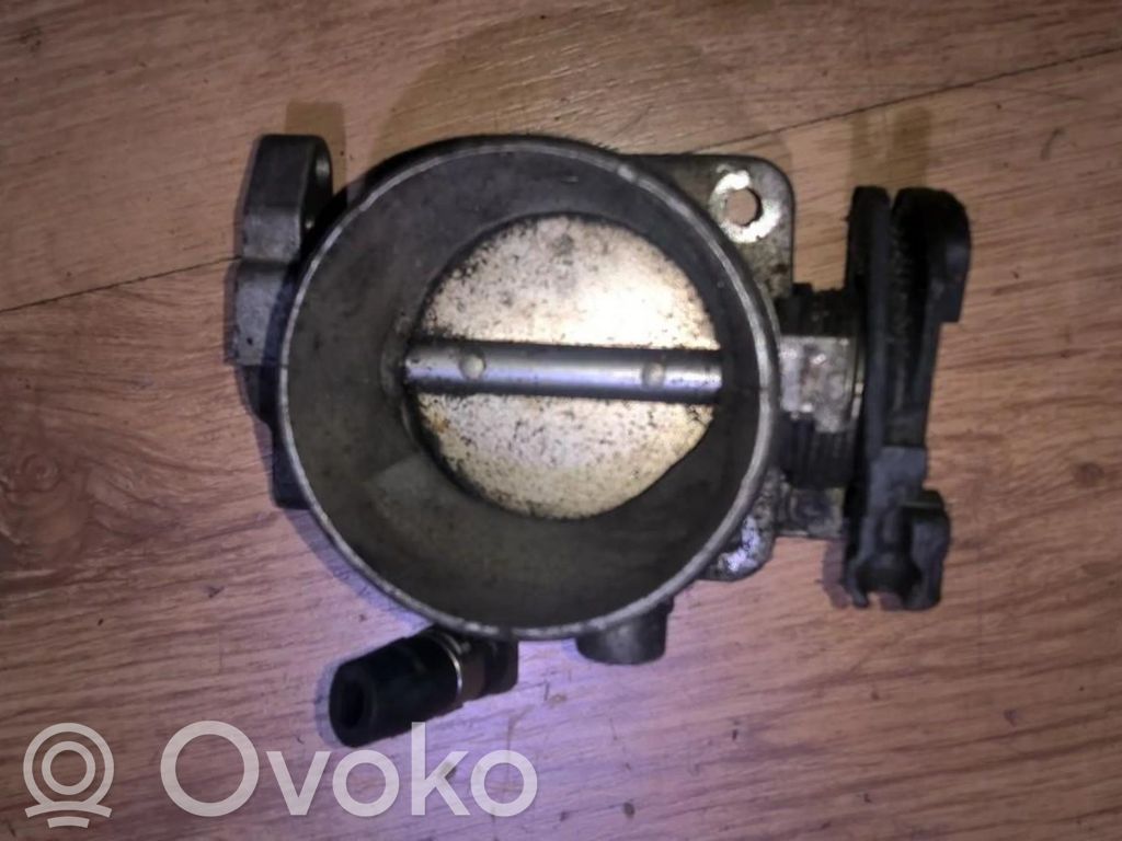Volkswagen PASSAT B4 Zawór przepustnicy 