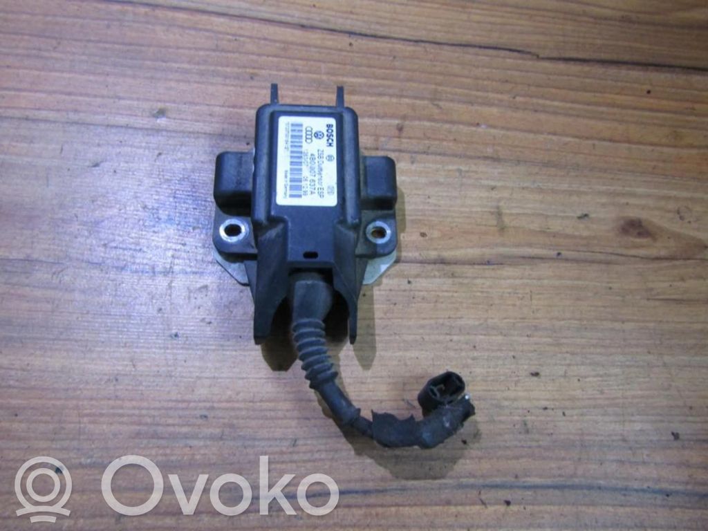 Volkswagen PASSAT B5 Sensore di imbardata accelerazione ESP