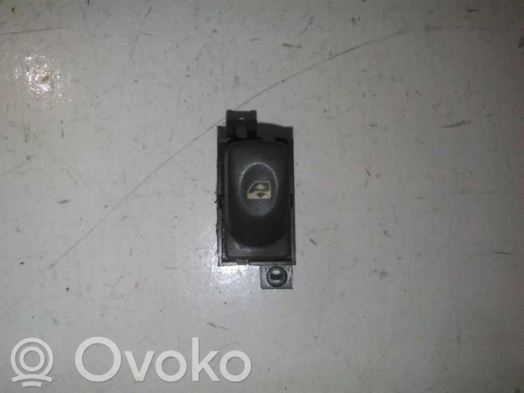 Renault Clio I Comutator încălzire parbriz/lunetă 
