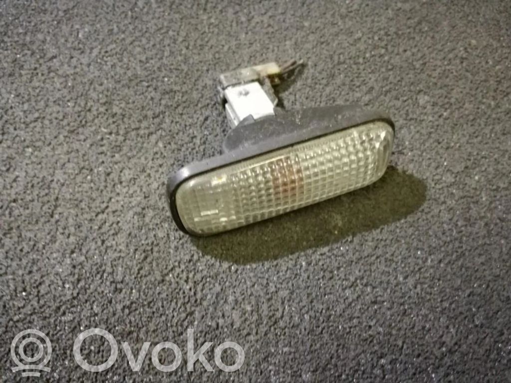 Honda Civic Semnalizator bară față 